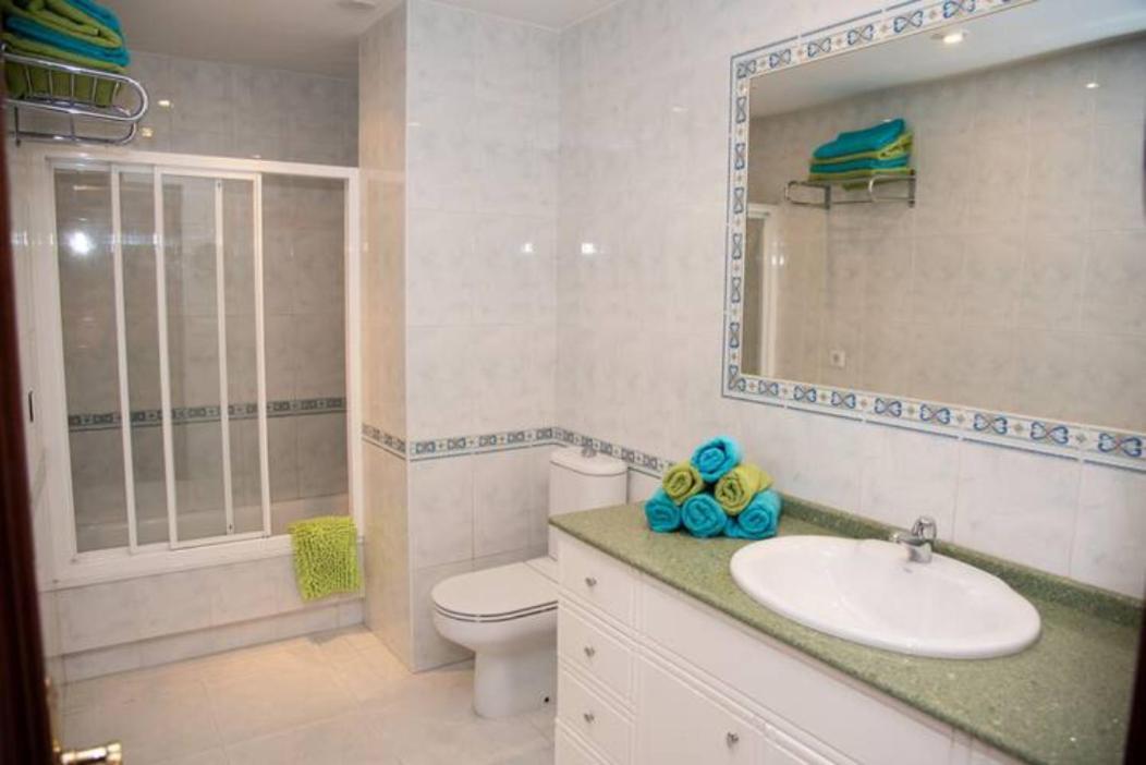 Atico Con Vistas Al Mar Garaje Y Wi-fi Apartment *